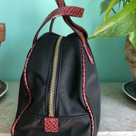 Kate Spade ♠️ Black Nylon Burgundy Snake Trim - Picture 2 of 7